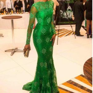 Floor-Length Appliques Satin Tulle A-Line/Princess